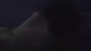 ماهرة في مص القضيب: مهارات حلقيّة عميقة