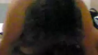 أختان تحققان خيال مص قضيب مزدوج