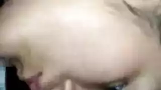 سيلفيا التي تعمل في وظائف متعددة تفكر في مستقبلها لأنه يبدو جميلًا جدًا