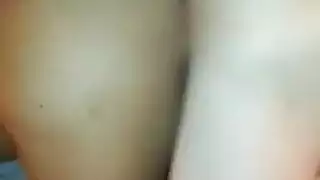 مراهقة سمراء ممتلئة تتعرض لتدمير شرجي