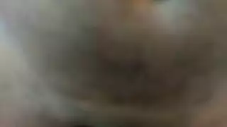 الديوث الهندي يأمر رجلاً غريباً بممارسة جنس عنيف مع زوجته الحارة