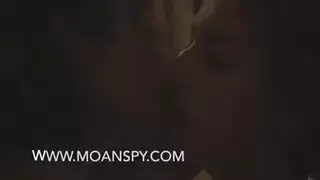 مشهد سحاق جامع للبنات العرب: لعق عمق للكس المبلل والثدي