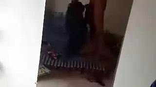 مراهقه عربيه هيجانه بتمص زبر جامد في دبي