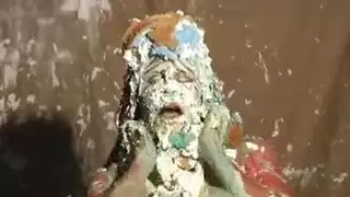 الثلاثي قرنية وفوضوي من كرات اللعنة. الثلاثي قرنية وفوضوي من كرات اللعنة.