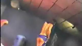 عربي مفلس على المسرح يرقص عربي مفلس على المسرح يرقص