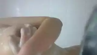 يظهر الزوجان اليابانيان الديك الخام الكبير يظهر الزوجان اليابانيان الديك الخام الكبير