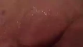 امرأة سمراء أنيقة محطمة ، ترتدي كالي غايتون قناعًا على وجهها أثناء ممارسة الجنس امرأة سمراء أنيقة محطمة ، ترتدي كالي غايتون قناعًا على وجهها أثناء ممارسة الجنس