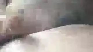 شقراء متعرج مرافقة مص في القطار. شقراء متعرج مرافقة مص في القطار.