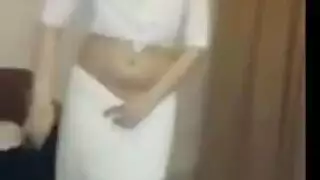 بنت عربية تعرض كسها بنت عربية تعرض كسها