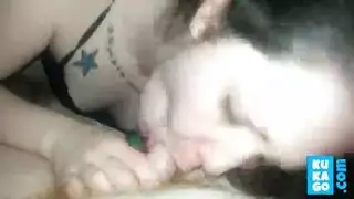 انها تمتص الرجل وسيم انها تمتص الرجل وسيم