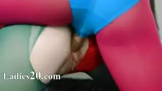 ملء الواقي الذكري أثناء خلع سروالي ملء الواقي الذكري أثناء خلع سروالي