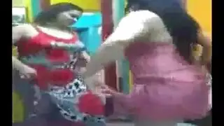 نسوان شراميط يرقصو بقمصان النوم في شقة دعارة نسوان شراميط يرقصو بقمصان النوم في شقة دعارة