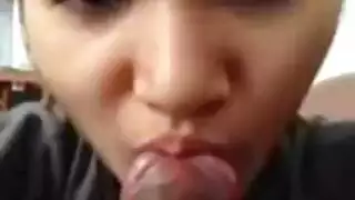 اثنين من المراهقين جميلة في العمل الثلاثي اثنين من المراهقين جميلة في العمل الثلاثي