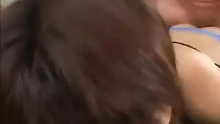يلعب وشم جبهة مورو مع لعبها بعد الصالة الرياضية يلعب وشم جبهة مورو مع لعبها بعد الصالة الرياضية