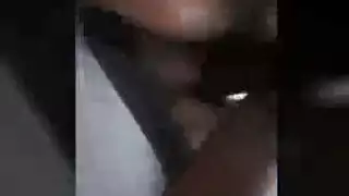الطبيب يحصل على رؤية زوجته ذاتها. الطبيب يحصل على رؤية زوجته ذاتها.