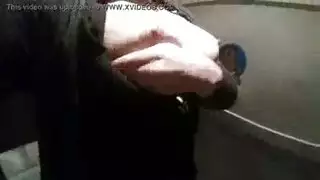 العُري العام مفلس ينضج العُري العام مفلس ينضج