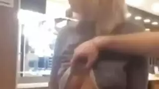 في سن المراهقة القذرة تظهر كس حلق بعد سخيف في سن المراهقة القذرة تظهر كس حلق بعد سخيف