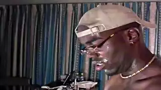 رجال مع بعض عنيف رجال مع بعض عنيف