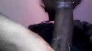 ينزل المراهق على السرير ليؤدي ينزل المراهق على السرير ليؤدي