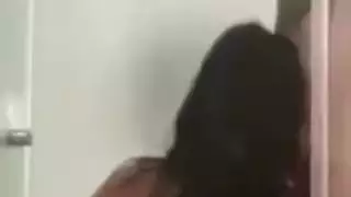 مشتكى داني وتبول عليها مشتكى داني وتبول عليها