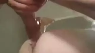 الشباب في السراويل القصيرة