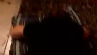 طلب الرجل المقرن من صديقة صديقه المقرب أن تمتص قضيبه السميك النابض ، حتى ينفجر طلب الرجل المقرن من صديقة صديقه المقرب أن تمتص قضيبه السميك النابض ، حتى ينفجر