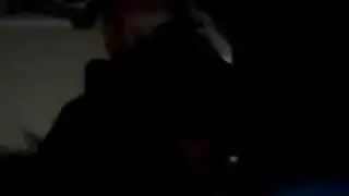 خشب الأبنوس دانييل يمسح ويقدم. خشب الأبنوس دانييل يمسح ويقدم.