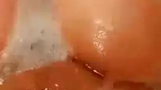 فتاة مفلس في أعلى أحمر أحمر فتاة مفلس في أعلى أحمر أحمر