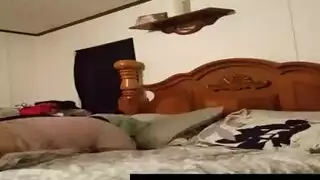 زوجة جميلة تلعب مع الديك الأسود الكبير. زوجة جميلة تلعب مع الديك الأسود الكبير.