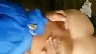 أمي أقرن شقراء مغرية ابنتها. أمي أقرن شقراء مغرية ابنتها.