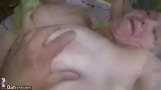مارس العادة السرية مع البظر الكبير عن قرب مارس العادة السرية مع البظر الكبير عن قرب