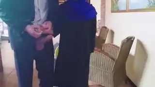 جميل أبولونيا يحب مص الديك الكبير جميل أبولونيا يحب مص الديك الكبير