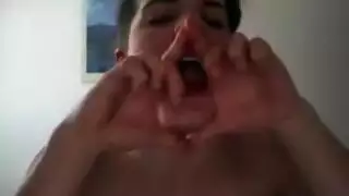 رجل شقراء وسيم دق رجل شقراء وسيم دق