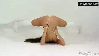يجذبك بوسها بسرعة كبيرة يجذبك بوسها بسرعة كبيرة