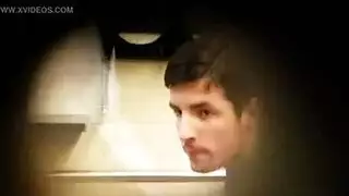 مثلي الجنس المرحاض المص والداعر. مثلي الجنس المرحاض المص والداعر.