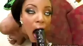 ابنة صديقي وعشيقة أمي. ابنة صديقي وعشيقة أمي.