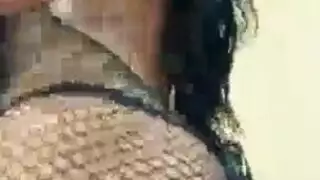 ترانزيستور صغيرة في الجنس بين الأعراق. ترانزيستور صغيرة في الجنس بين الأعراق.
