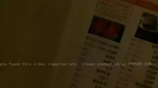 شيمالي في العمل الثلاثي يثير ثديها. شيمالي في العمل الثلاثي يثير ثديها.