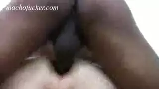 تبادل شرجي بين الأعراق: أسود يعلو وأبيض يستلقي مع لعق نشط للشرج