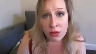زوجة أم خائنة تتعرض لعملية جماعية في عرض كاميرا إباحي سري