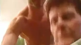 كس عجوز يمسك زباً شاباً صلباً، تأوهات الجدة العالية عند النشوة