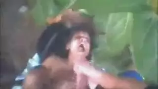 فيديو تتناك من عشيقها في الغابة