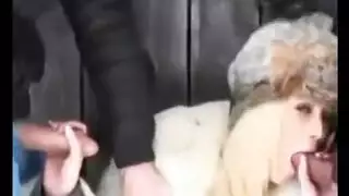 القس الأبيض يتيم مؤخرة الراهبة السمراء المربربو