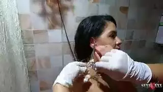 نتاليا برادو: جسم ناعم، كس مثقوب، وتصوير إباحي صريح