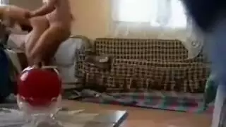 جميلة سورية تتلقى نيك خلفي من جارها على كاميرا مخفية