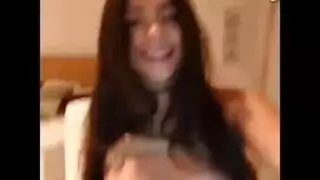 قضيب يدخل بعنف يجعل وشم جبهتها يرتد