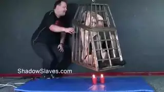 شاب ناعم يأخذ شرج قاسٍ من الأب