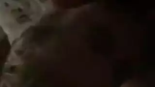 أربعة بالإصبع أريكة الجنس مص