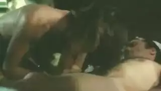 أخوات مثليات مقص قبل الجنس الجماعي