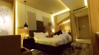 تبيع جسدها مقابل دفعة فورية